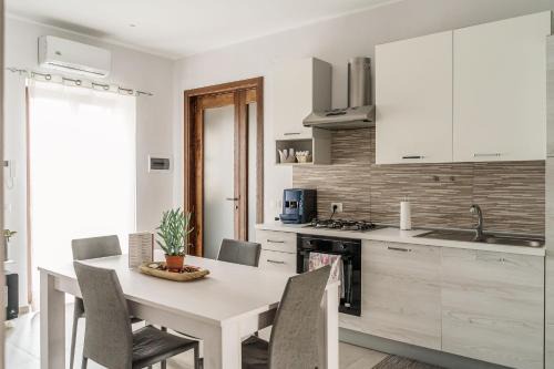 Fiumefreddo di Sicilia House | Delia Case Vacanza: Pet & Child Friendly 4-Star Retreat
