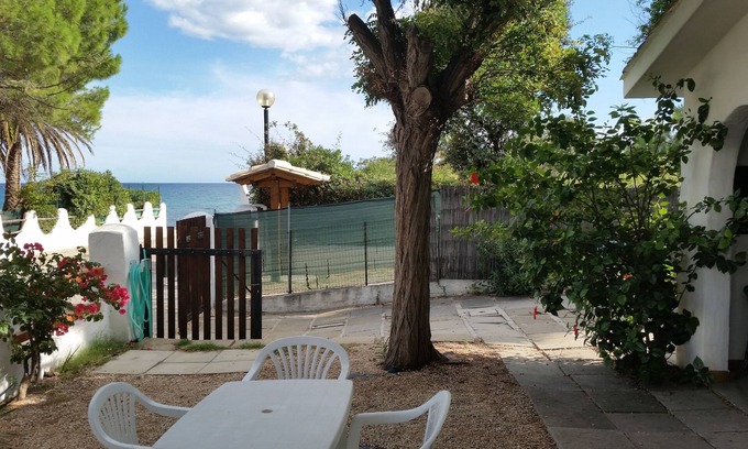 Sarroch Villa | Refined Cottage by the Sea with Ocean View and Spa