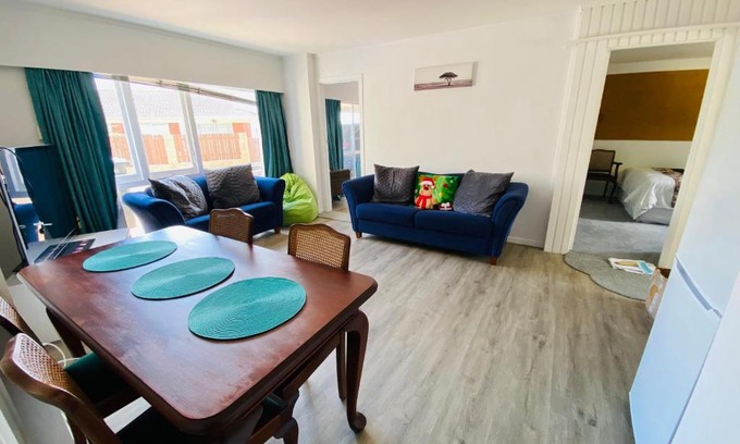 Mount Roskill House | Experience Delight at Golf: Family-Friendly Retreat Awaits