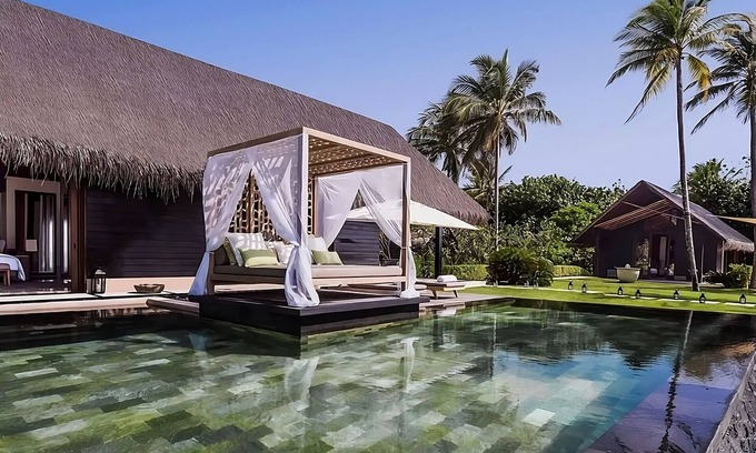 Reethi Rah Apartment | Experience Unique Lifestyle in Beach View Suites & Pool