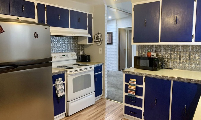 Buena Vista House | Cozy 3 Bedroom Retreat with Deck, Trails & Nature Access