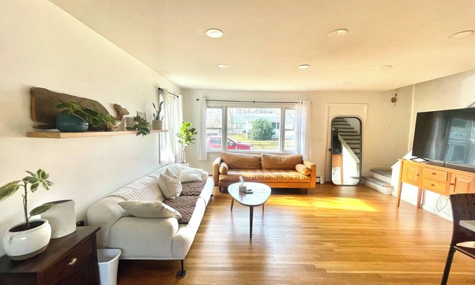 Topsham House | Delightful 4-bedroom house with WiFi in charming Topsham