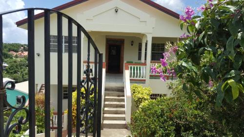 Gros Islet Villa | Modern 4-Bed Villa with Oceanfront Views & WiFi