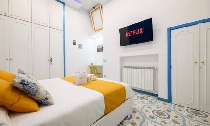 San Ferdinando Apartment | Charming Apartment Steps from Lungomare Caracciolo