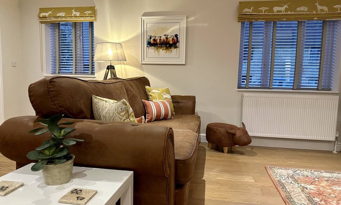 Northleach Cottage | Charming 2-Bedroom Cottage with En-Suites in Cotswolds