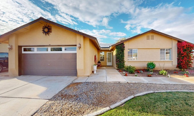 Yuma House | Pet-Friendly Retreat with Private Pool & Games Near Parks