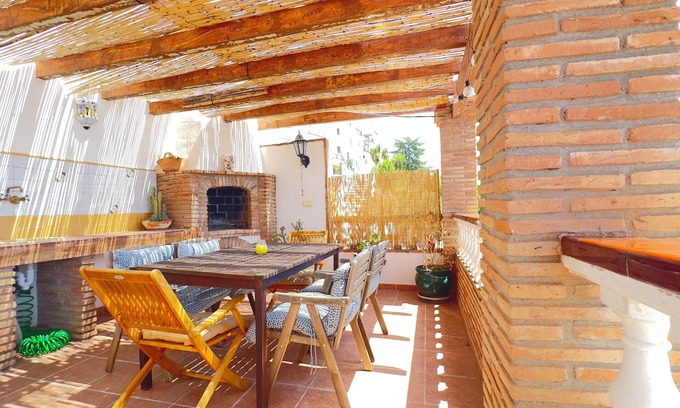 Canillas de Aceituno Apartment | Delightful 2-bedroom flat with AC, sea & mountain views in Canillas de Aceituno