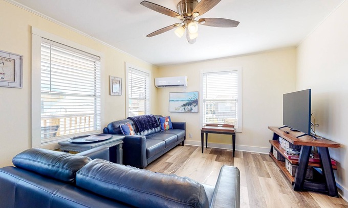 Galveston House | Idyllic Island Retreat with Ocean View, Kitchen & Pool
