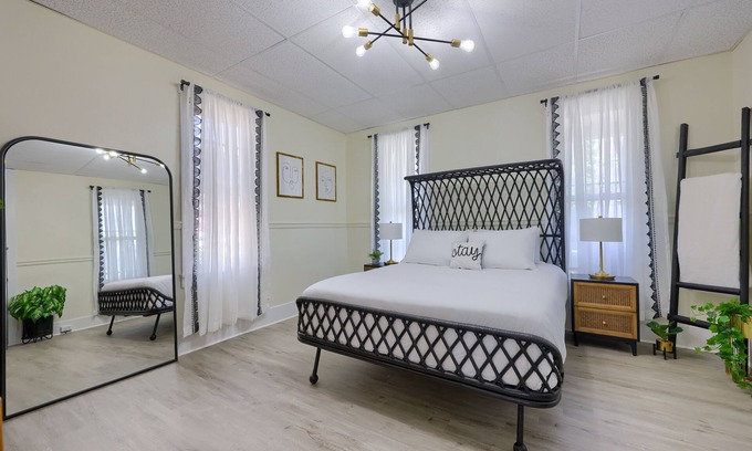 Ephrata House | Inviting Small Town Retreat — Sauna, Parking & Pet Friendly