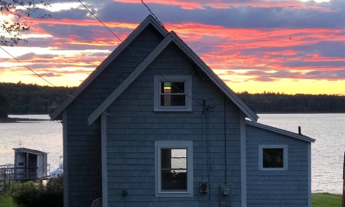 Pleasant Point Cottage | Delightful waterfront cottage with beautiful views of the sunset.