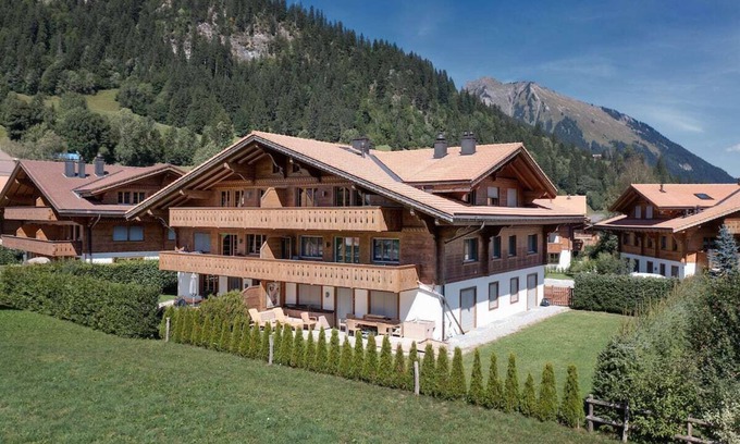 Gsteig Apartment | Beautiful Flat with Breathtaking Views and Family Amenities