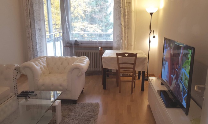 Wiedikon Apartment | Chic 1-Bed Apartment with Spa and Hot Tub in Central Location