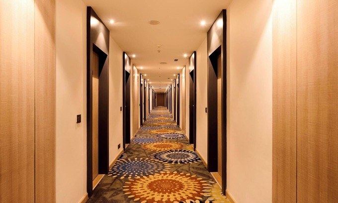 Faridabad Hotel | Discover Delite Sarovar Portico Faridabad: Family-Friendly Stay
