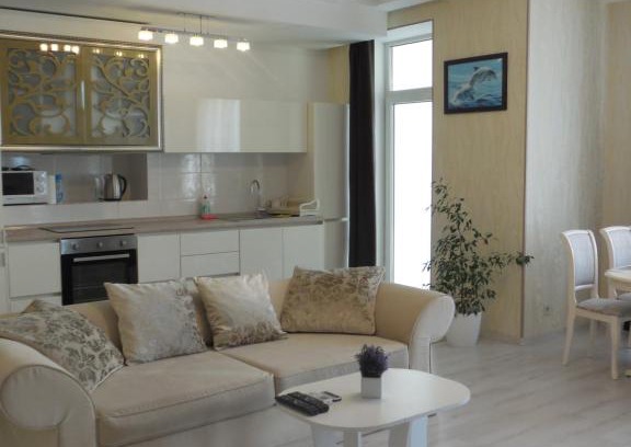 Dnipro Apartment | Child-Friendly Retreat at ДеЛюкс -2 on Литейной