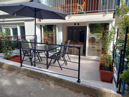 Ankaran Apartment | Delizia: Family-Friendly Retreat with Private Pool Access