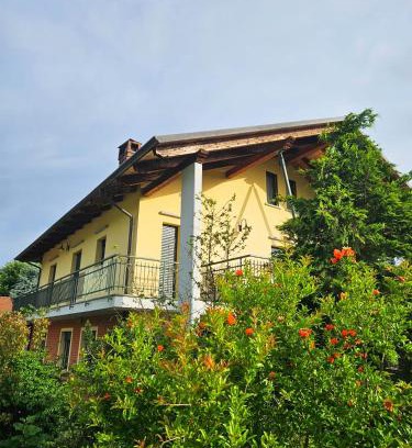 Sciolze House | Delizie Andrè: Relaxing Rural Getaway with Hot Tub