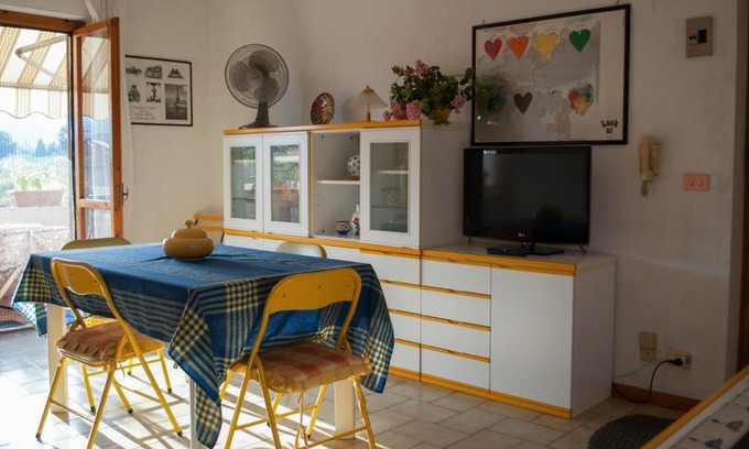 Sant'Anna Apartment | Oceanfront Retreat: Delizioso Appartamento Blue Marine
