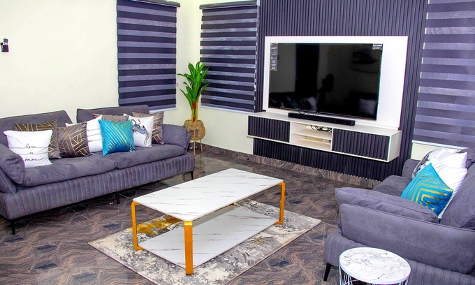 Bouvet Island House | Comfortable 4-Bedroom Getaway in Vibrant Lagos with Wi-Fi