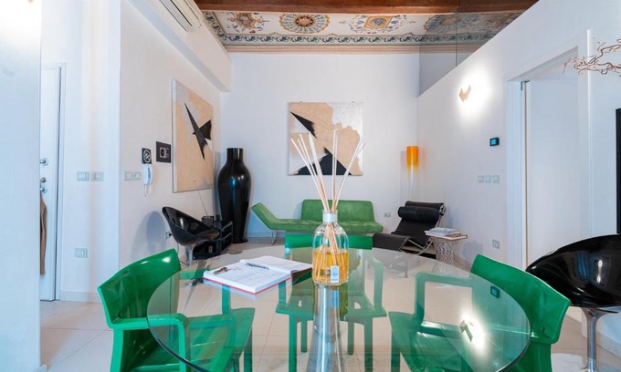 Ferrara Historic Centre Apartment | Experience Delle Scienze 11: 4-Star Hotel with Breakfast