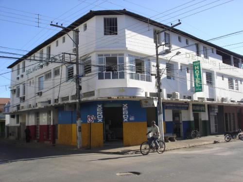 Conselheiro Pena Hotel | Delmus Hotel: Family-Friendly and Wheelchair Accessible Stay