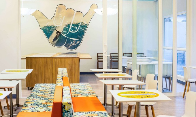 Jardim Vitoria Hotel | Delphin Surf Hotel: Relax by the Pool with Family Amenities