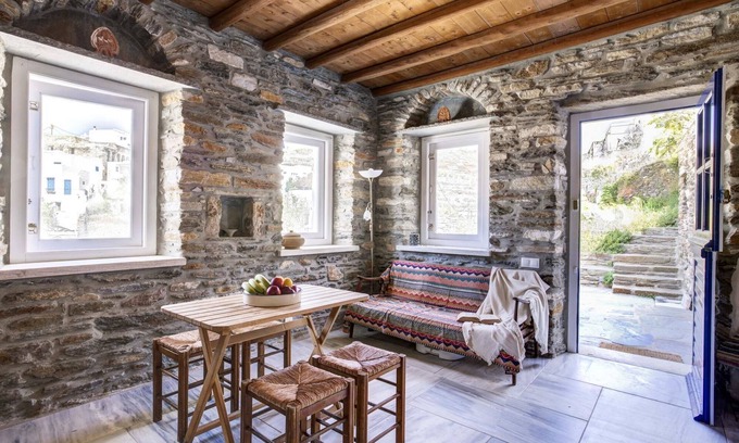 Panormos House | Delphis: The Artist's House with Family-Friendly Amenities