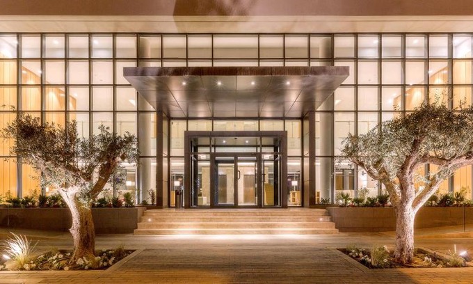 Sabah Al Salem Apartment | Oceanfront Delta Hotel Apartments with Pool & Breakfast