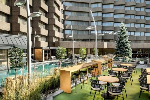 Haute-Ville Hotel | Relaxing Delta Hotels by Marriott Quebec with Ocean View Pool