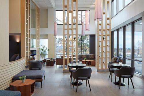 Sherbrooke Hotel | Discover Delta Hotels Sherbrooke with Family and Pet-Friendly Amenities