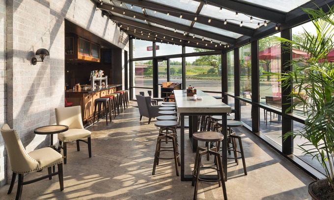 Minneapolis Hotel | Experience Delta Hotels by Marriott Minneapolis Northeast