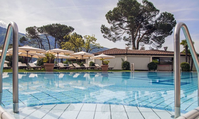 Ascona Resort | Delta Resort Apartments: Family-Friendly with Ocean Views