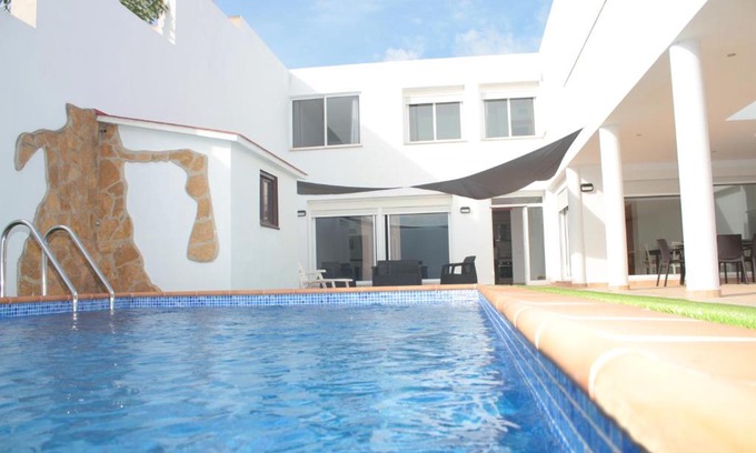 Poble Nou del Delta House | Relax at DeltaHouse - Poble Nou del Delta Ebre, 4-Star Escape