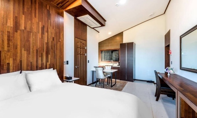 Jocheon Apartment | Relax at Delux #C-Block The Jun in Jeju's Scenic Retreat
