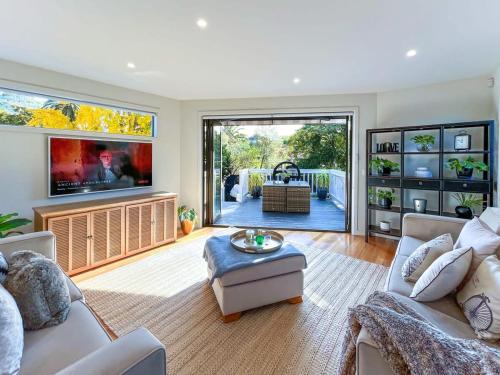 Camberwell House | Inviting Delux Camberwell Townhouse with Family Amenities