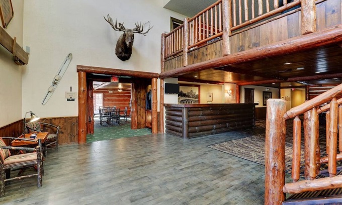 Johnston Hotel | Cozy Stoney Creek Hotel: Pet-Friendly & Free Breakfast