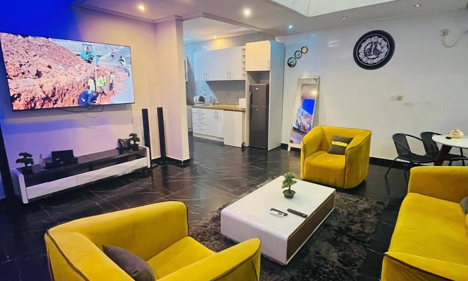 Douala House | Deluxe 3 bedroom apartment located at Residence Tade a bijou makepe douala