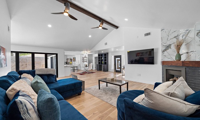 Spring Branch West House | Inviting 5BR Home in Houston with Pool & Pet-Friendly Amenities