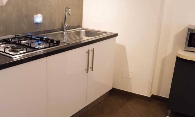 Rione Duomo Apartment | Elegant Apartment in Historic Salerno with Spa and Hot Tub