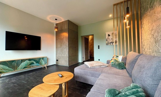 Altlandsberg Apartment | Deluxe apartment in the countryside with large balcony