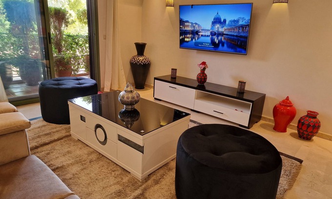 Majorelle Apartment | Prime City Center Apartment with Free WiFi & Pool Access