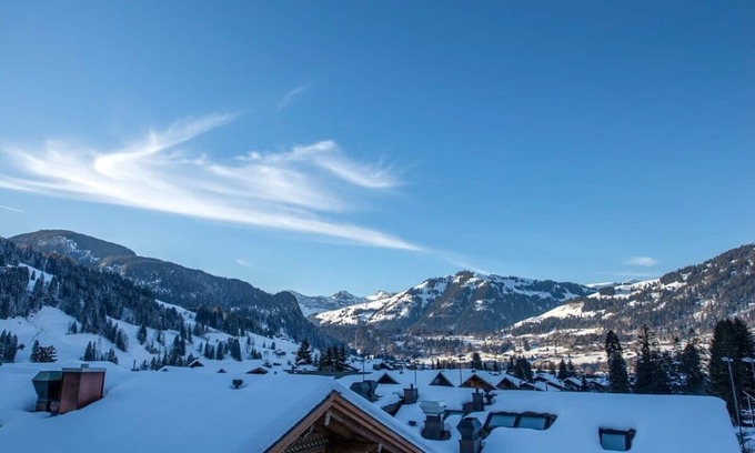 Gstaad Apartment | Elegant Mezzanine Apartment with Family-Friendly Amenities