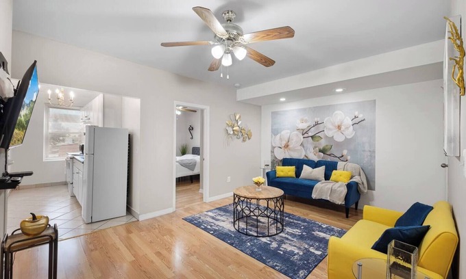 Washington Square West Apartment | Premier Apartment with Spa and Breakfast in City Center