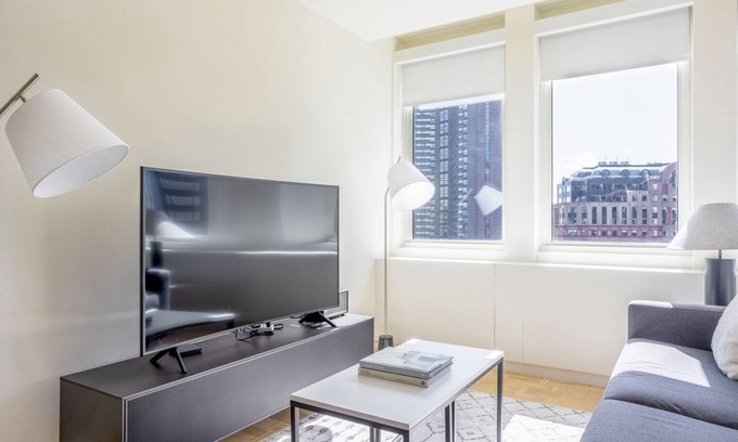 Prudential - St. Botolph Apartment | Cozy Back Bay Studio with Kitchen Near Newbury Street