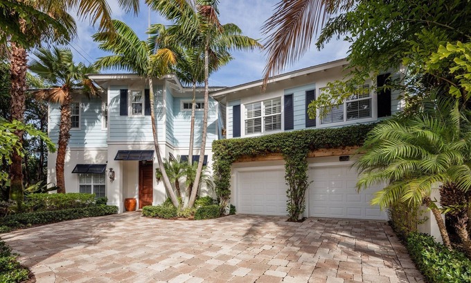 Jupiter House | Beachside Villa with Private Pool & Ocean Views, Rated 9.6
