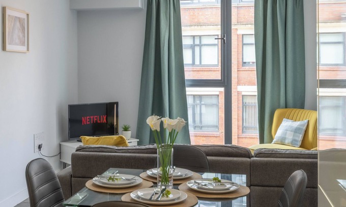 Bordesley Apartment | Deluxe Birmingham City Centre Stay
