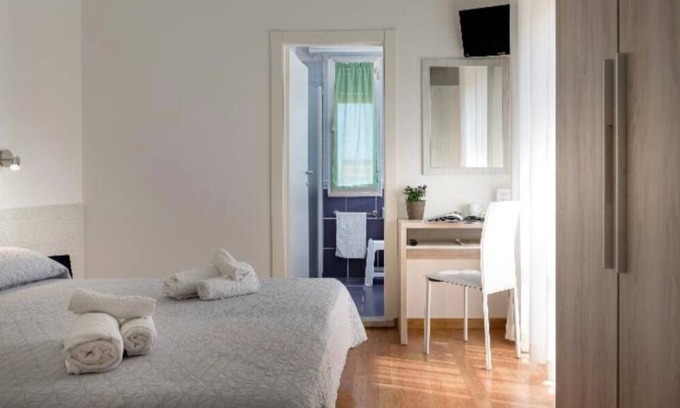 Cagnona Hotel | Deluxe Double Room at Hotel Kursaal with Ocean View