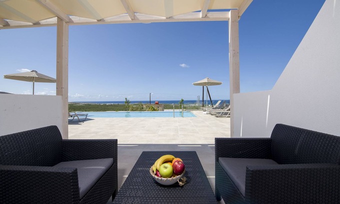 Limeniskos Apartment | Elegant Double or Twin Room with Oceanfront Views