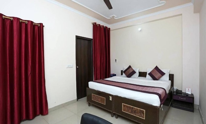 Mahipalpur Hotel | Family-Friendly Deluxe Double Room at Hotel Ramida Suites