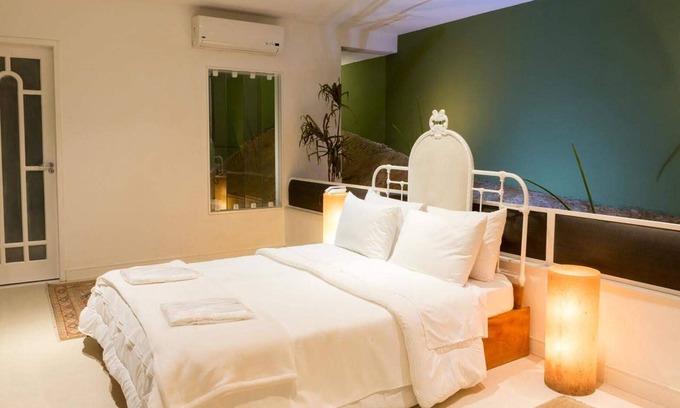 Sao Conrado Hotel | Elegant Double Suite with Ocean View & Spa Amenities