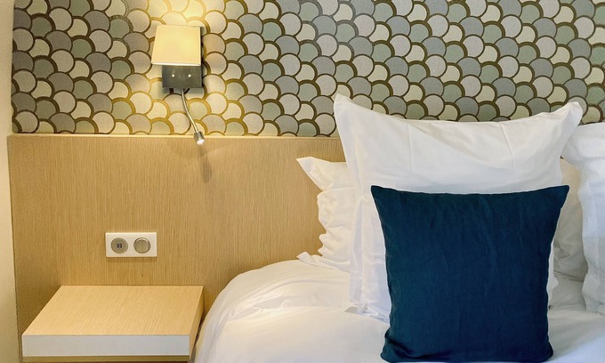 Reims City Centre Apartment | Elegant Duplex with Spa in Historic Center - Guest Rated 10/10